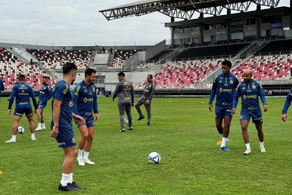 Vídeo: Santos treina na Arena Joinville antes de enfrentar o Brusque