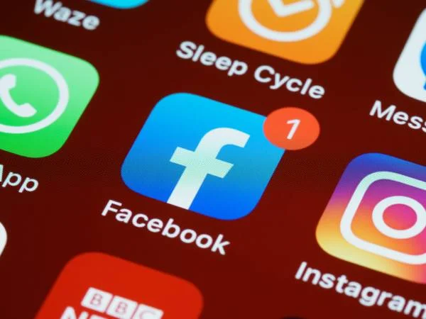 Facebook lança campanha para estimular diversidade nas propagandas
