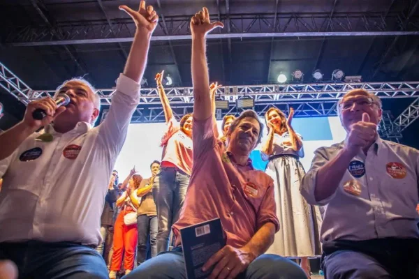 Evento de campanha de Fernando Haddad (PT) em 2022, com Márcio França e Geraldo Alckmin, do PSB.