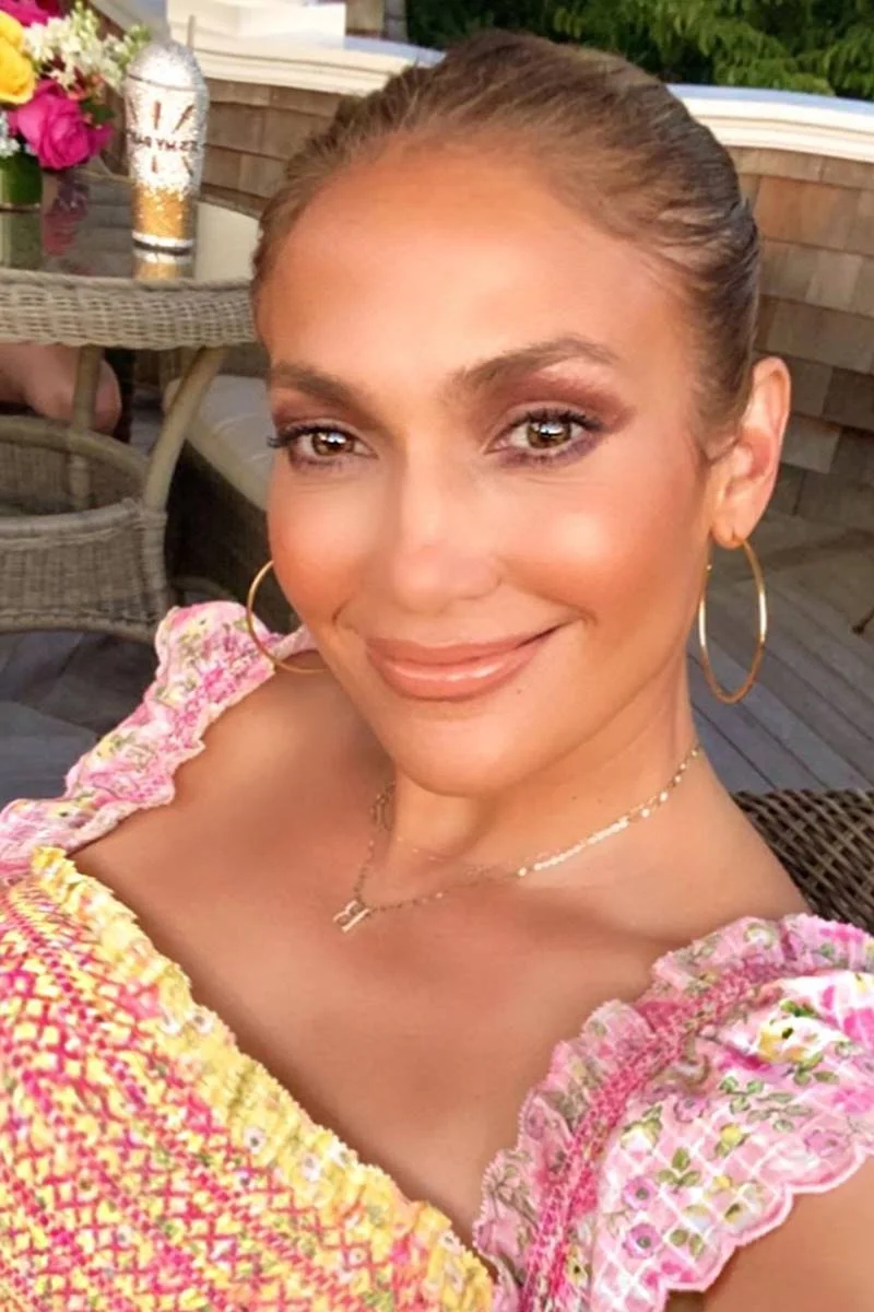 Mushuk va eshakda juft fisting Chiroyli ichki kiyimdagi qizlarning fotosuratlari