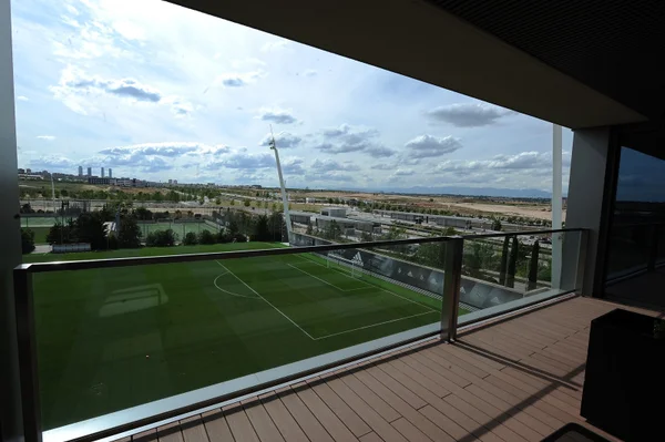 Veja imagens do CT do Real Madrid, onde Roberto Carlos está morando