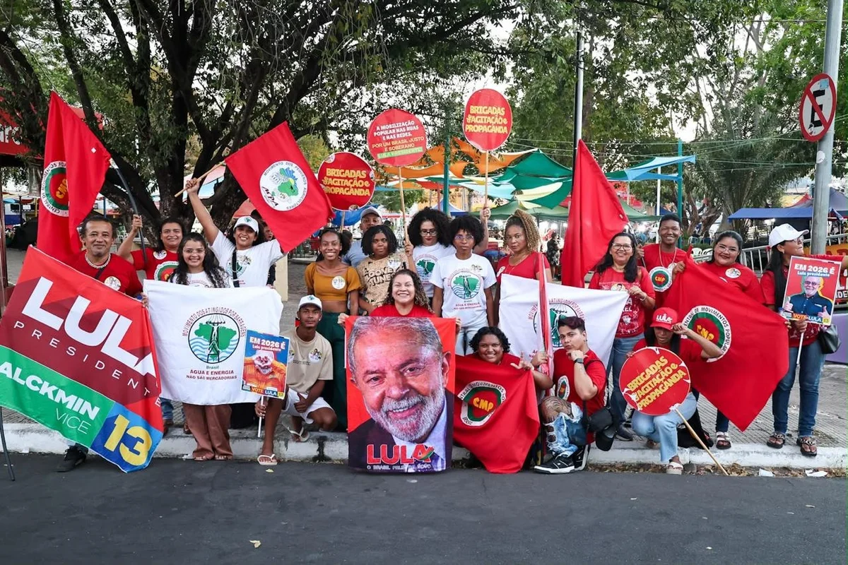 Central de Movimentos Populares (CMP) busca reforçar a campanha do presidente Lula à reeleição nas ruas Central de Movimentos Populares (CMP) busca reforçar a campanha do presidente Lula à reeleição nas ruas