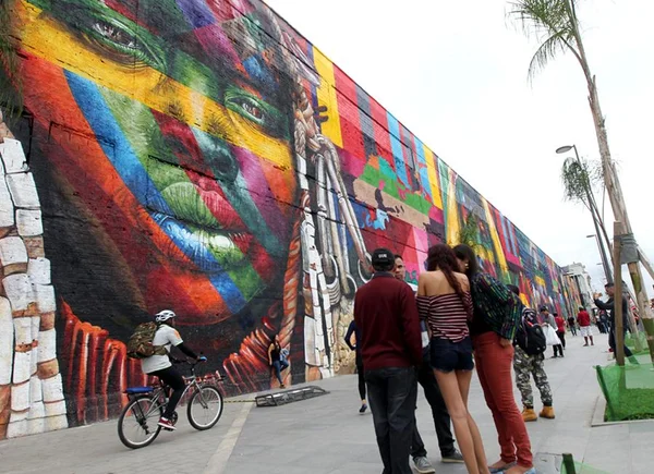 Mural de Kobra no Rio vai para o Guinness como maior grafite do mundo
