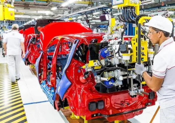Fabricação de carros: MPF exige que governo mantenha programa antipoluição