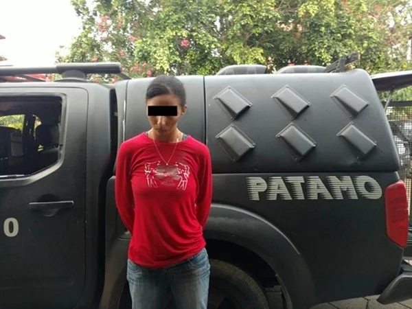 Mulher rouba papelaria e é presa com arma de brinquedo em Ceilândia