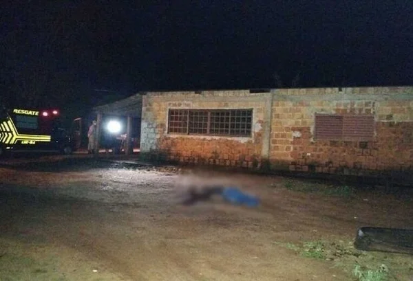 Homem é assassinado a facadas por suspeito que conheceu em bar de MS