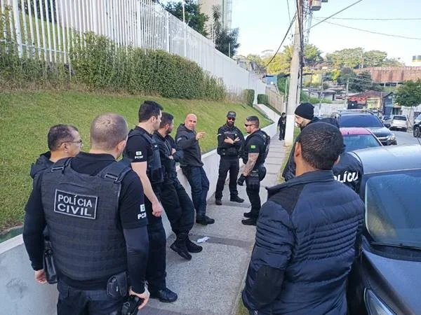 Catfish: PCDF prende mulher que fez perfil falso para extorquir dinheiro de homem. Vídeo