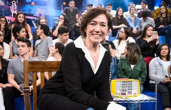Momento mãe e filha com Lilia Cabral emociona no “Altas Horas”