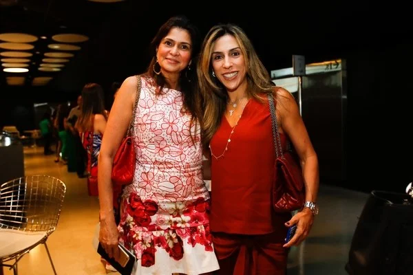 Júnia Souto e Favato Júnia Souto e Favato