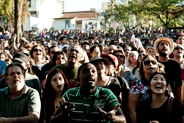 População brasileira é formada basicamente de brancos e pardos, diz IBGE