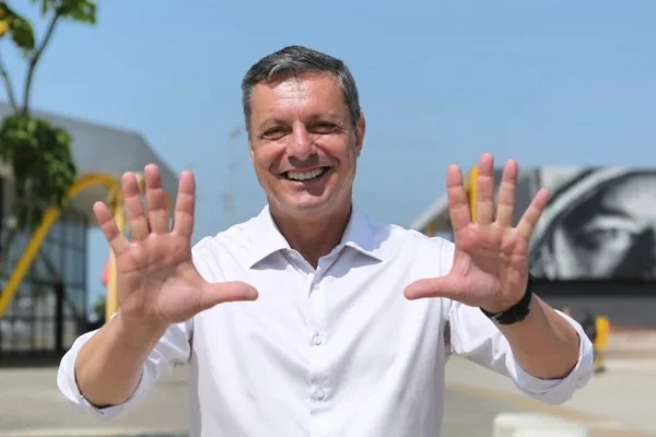 O prefeito de Santos, Rogério Santos (Republicanos)