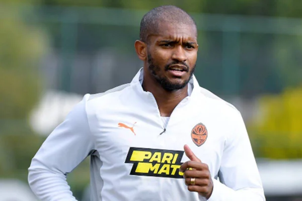 marlon santos, jogador brasileiro em kiev, na ucrânia