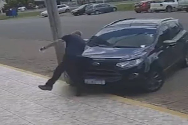 Suposta traição: homem agride mulher, atropela e atira em sargento