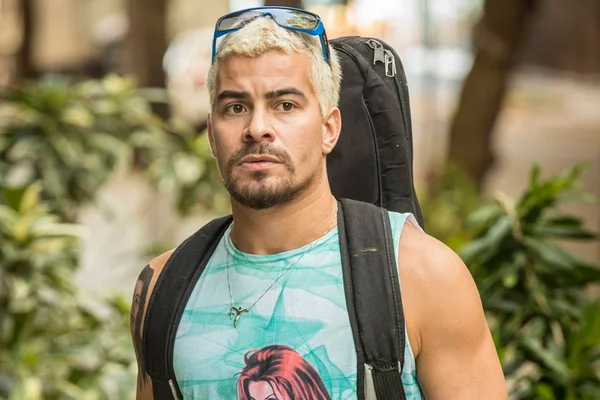 Thiago Martins como Ryan em Amor de Mãe
