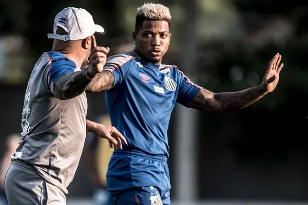 Racismo contra Marinho: comentarista revela que tinha grupo chamado “senzala”