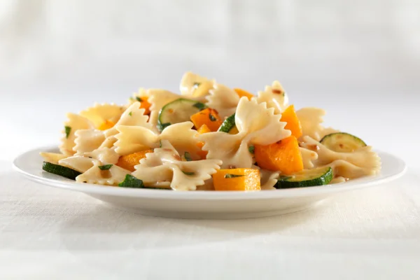 farfale com legumes
