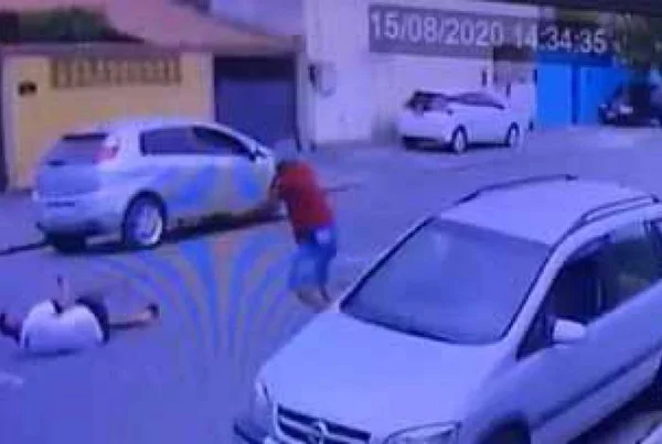 Cenas fortes: sargento da PM é baleado no Rio e câmera registra o crime