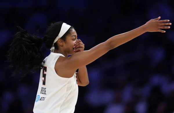 Imagem da jogadora da WNBA Angel Reese, do time Atlanta Dream - Metrópoles