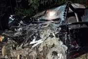 Carros ficaram destruídos com a colisão