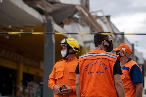 Apartamento desmorona na asa norte e interdita duas lojas da 713 norte 12