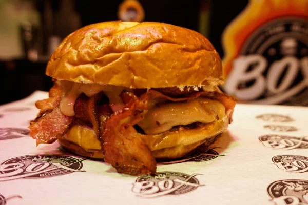 The Black Box Burger, hambúrguer