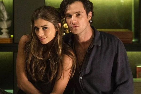 O Outro Lado: Lívia e Gael se juntam à Clara para destruir Sophia