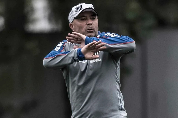 Sampaoli aciona o Santos na Justiça e pede rescisão de contrato
