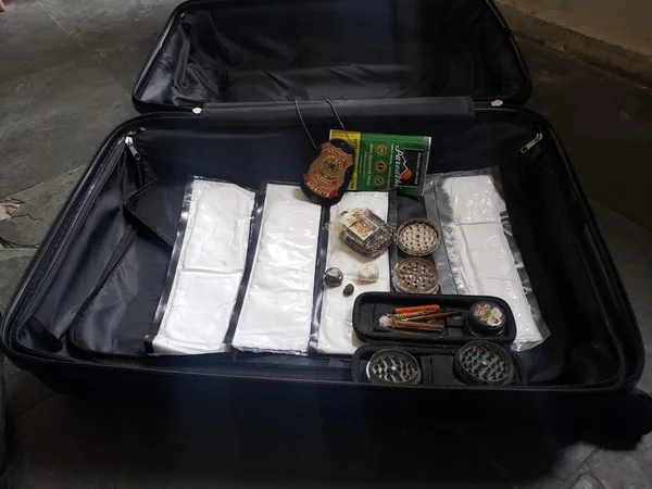 PF prende no Vidigal suspeito de tráfico internacional de drogas