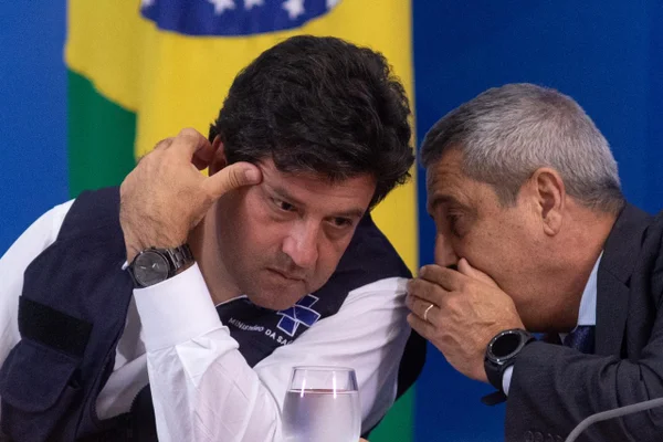 Ministros Luiz Henrique Mandetta e Braga Netto