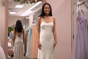 O vestido de casamento de Belly é um modelo assinado pela estilista Victoria Beckham