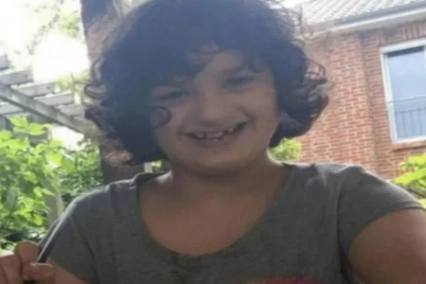 menino achado esgoto alemanha