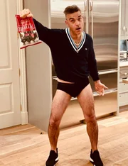 E é conhecido pelas polêmicas E é conhecido pelas polêmicas