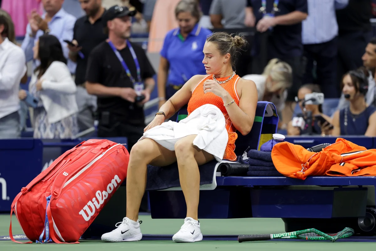 Sabalenka é multada em R$ 38 mil após quebrar raquete na final do US Open - imagem 2 Sabalenka é multada em R$ 38 mil após quebrar raquete na final do US Open - imagem 2