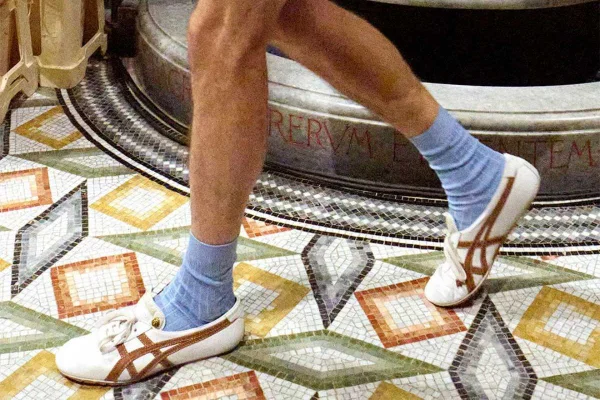 Imagem de desfile da Versace - Metrópoles