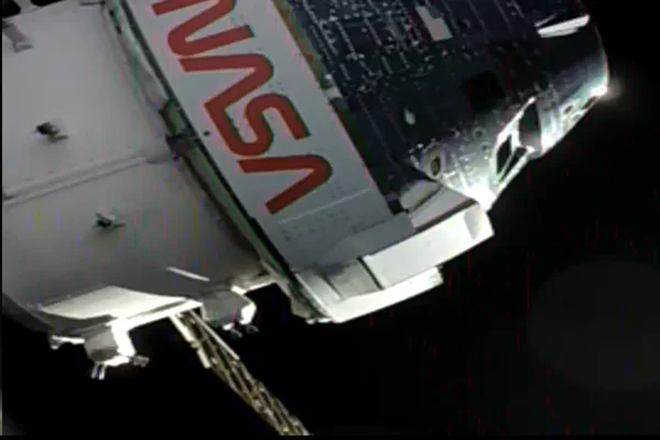 Artemis II retorna à Terra após 10 dias em missão histórica à Lua