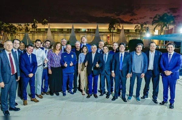 Em reunião, Lula agradece Lira e deputados por “importantes votações”