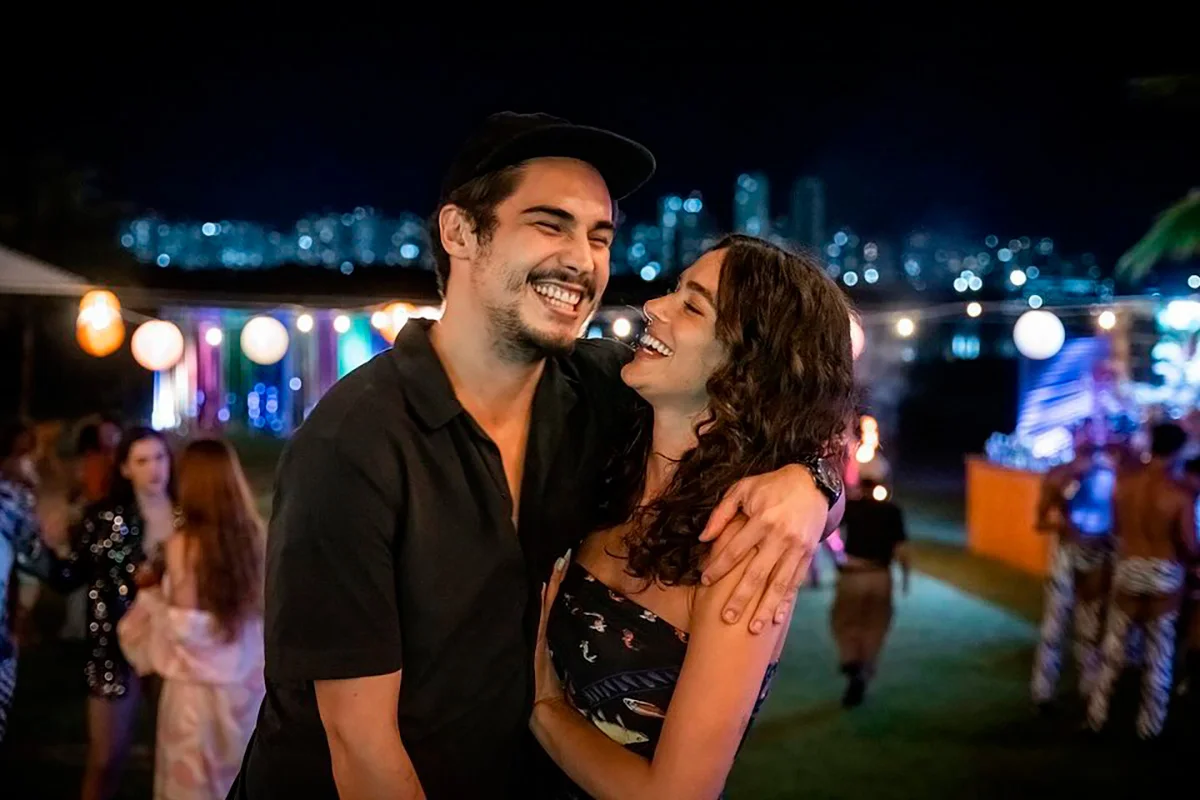Danilo Mesquita e Bruna Marquezine em "Amor da Minha Vida" Danilo Mesquita e Bruna Marquezine em "Amor da Minha Vida"
