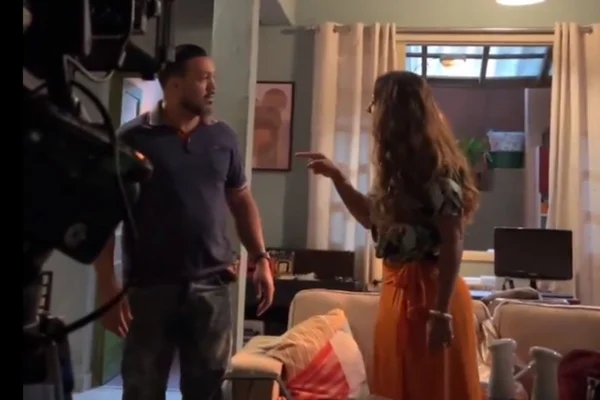 Belo e Viviane Araújo em cena de novela da Globo