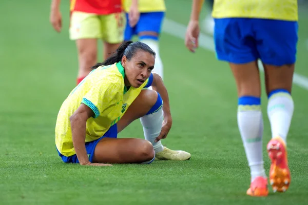 Marta nº 10 da Seleção Brasil reage durante a partida do grupo C feminino entre Brasil e Espanha durante os Jogos Olímpicos de Paris 2024, no Nouveau Stade de Bordeaux, em 31 de julho de 2024, em Bordeaux, França