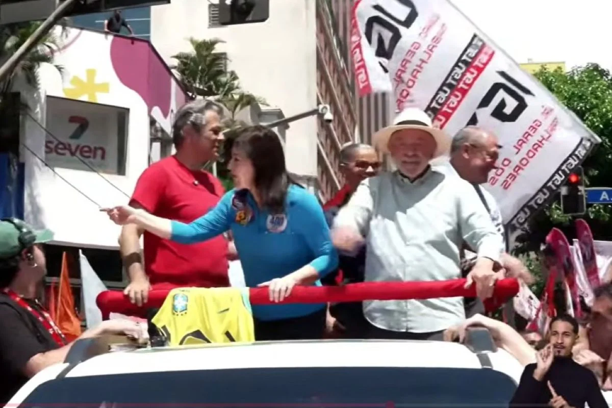 "A Paulista não é da direita, é do povo", diz Lula em ato com Haddad em SP