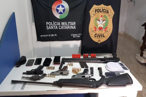 Três suspeitos são mortos durante operação contra tráfico no litoral de SC