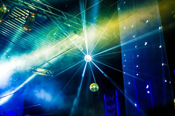 As festas temáticas continuam! Confira os melhores eventos de sábado