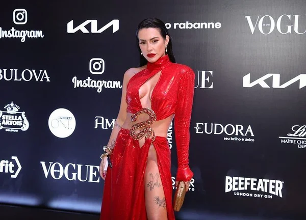 Cleo revela que passou por relacionamentos abusivos a “vida inteira”
