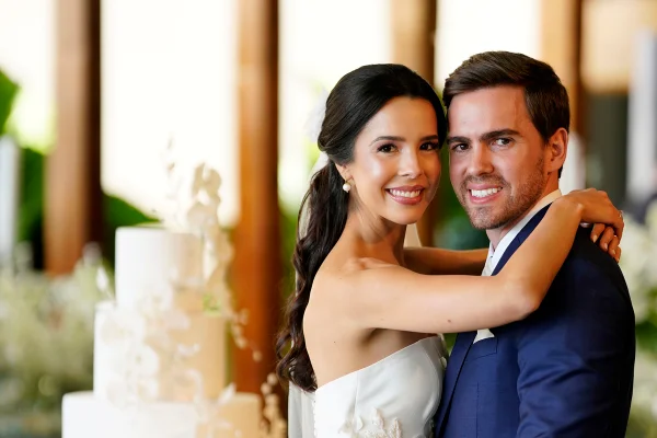 Marina Carlos e Edmilson Machado selam o amor com bênção do papa