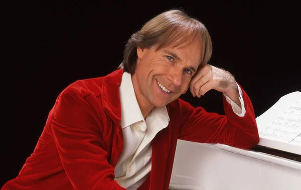 Richard Clayderman faz show em Brasília no dia 12 de abril