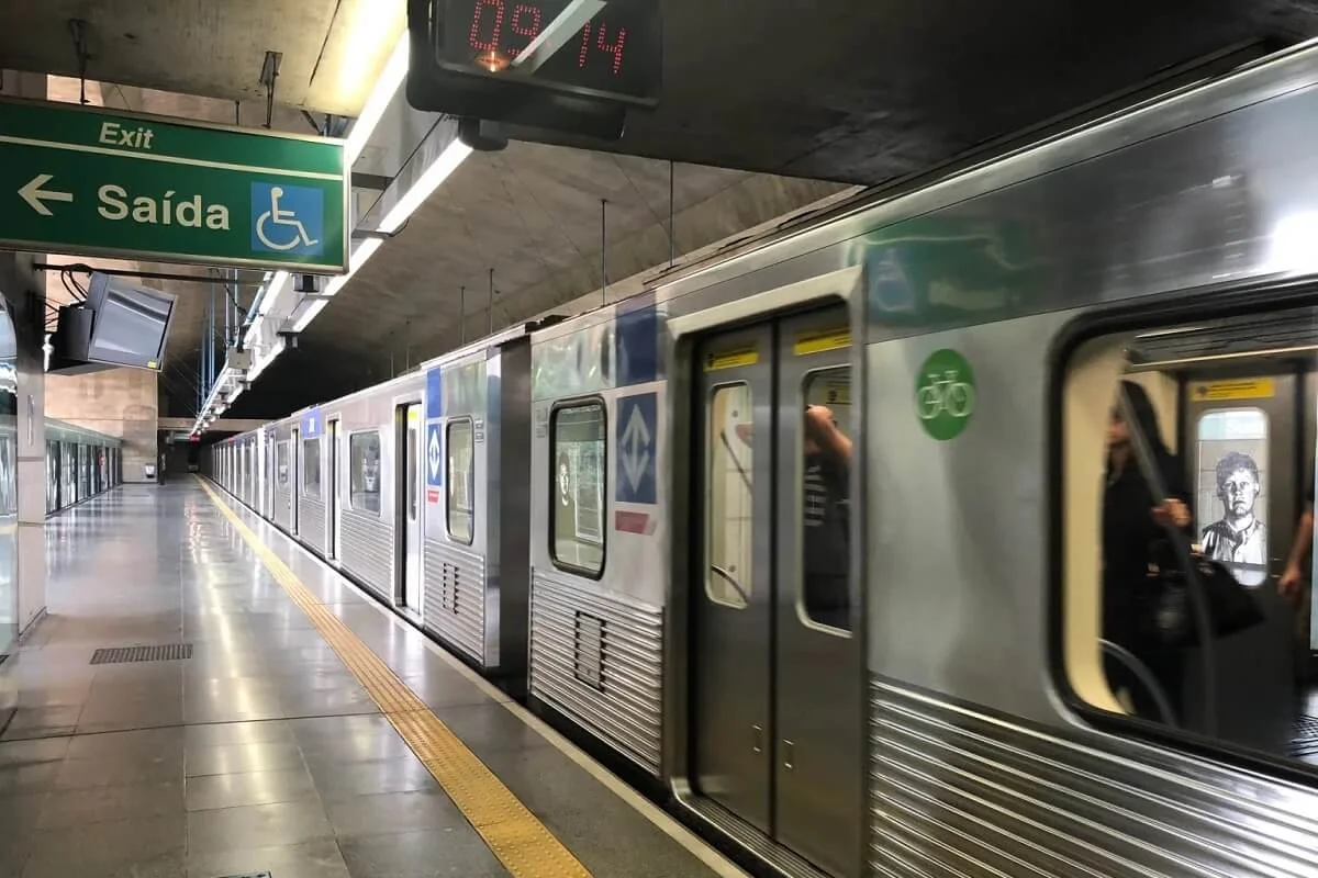 Metrô de SP estende operação 24 horas no fim de semana até janeiro de 2027