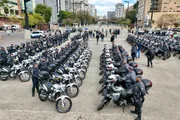 Prefeitura oficializou nessa segunda (11/8) a instalação de 100 câmeras do Smart Sampa em motos da GCM e da PM