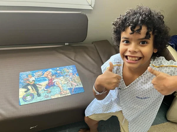 Foto mostra o menino Gael Miranda, de 9 anos, que tem febre há sete meses e não se sabe a causa - Metrópoles