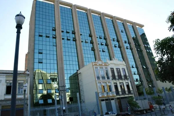 TRT-RJ lança concurso com salários que ultrapassam R$ 15 mil