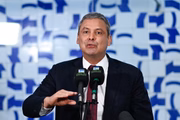 Lindbergh Farias defende cassação do mandato de Eduardo Bolsonaro e Carla Zambelli